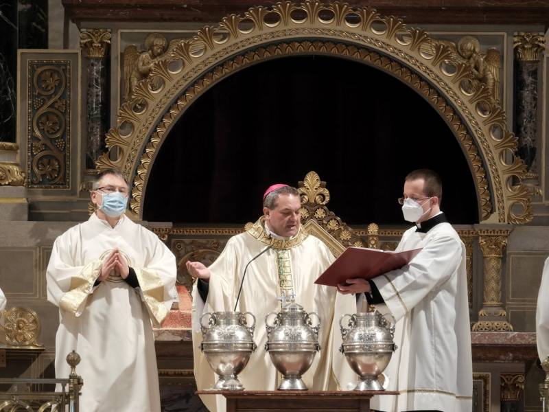 Krizmaszentelés (54).JPG